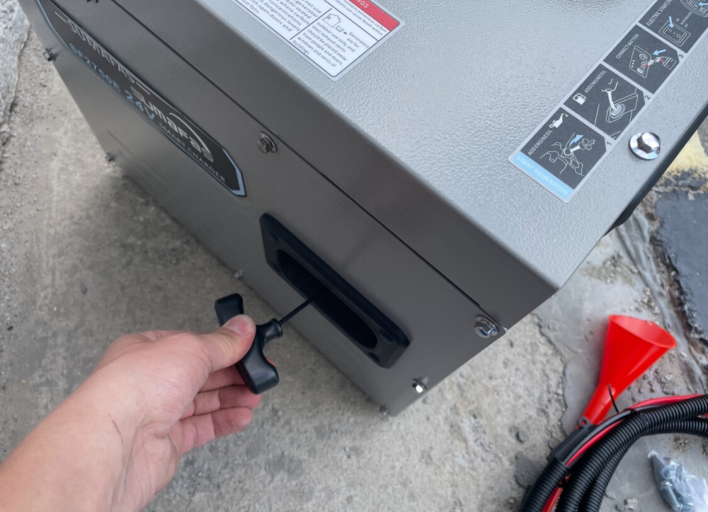 24V / Генератор бензиновый SMFS2750, 24 Вольт, 66 Ампер, стояночный инверторный с автозапуском электростартером - бензогенератор (Гарантия 14 дней) (1 шт.)