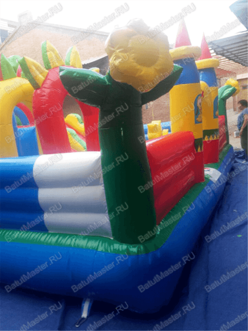 Коммерческий надувной батут "Радужный город" 10*6*3 м