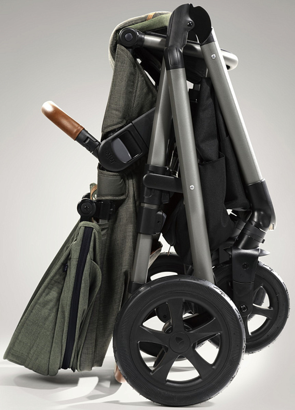 Детская прогулочная коляска Joie Aeria Pine