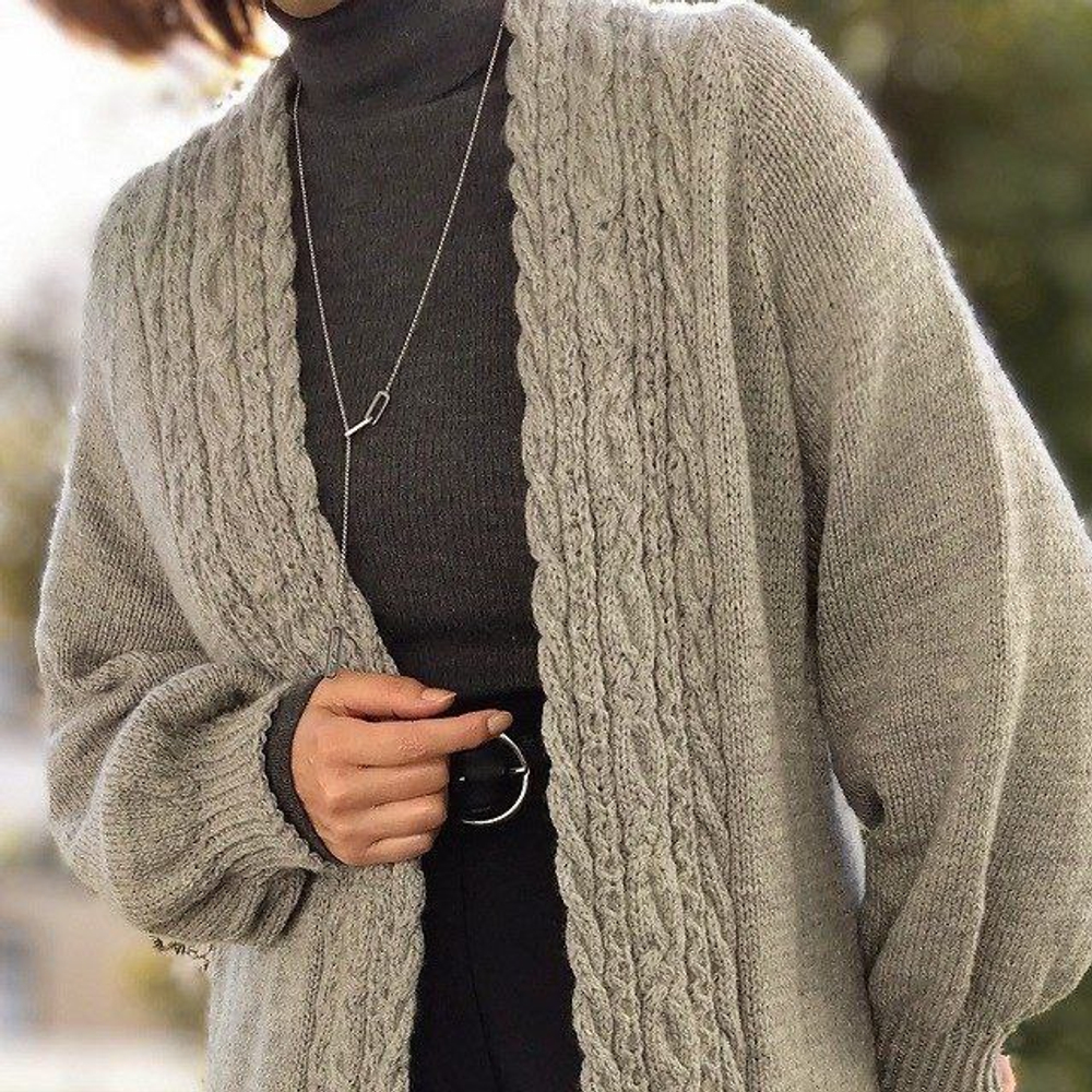 Описание по вязанию кардигана спицами "Over"