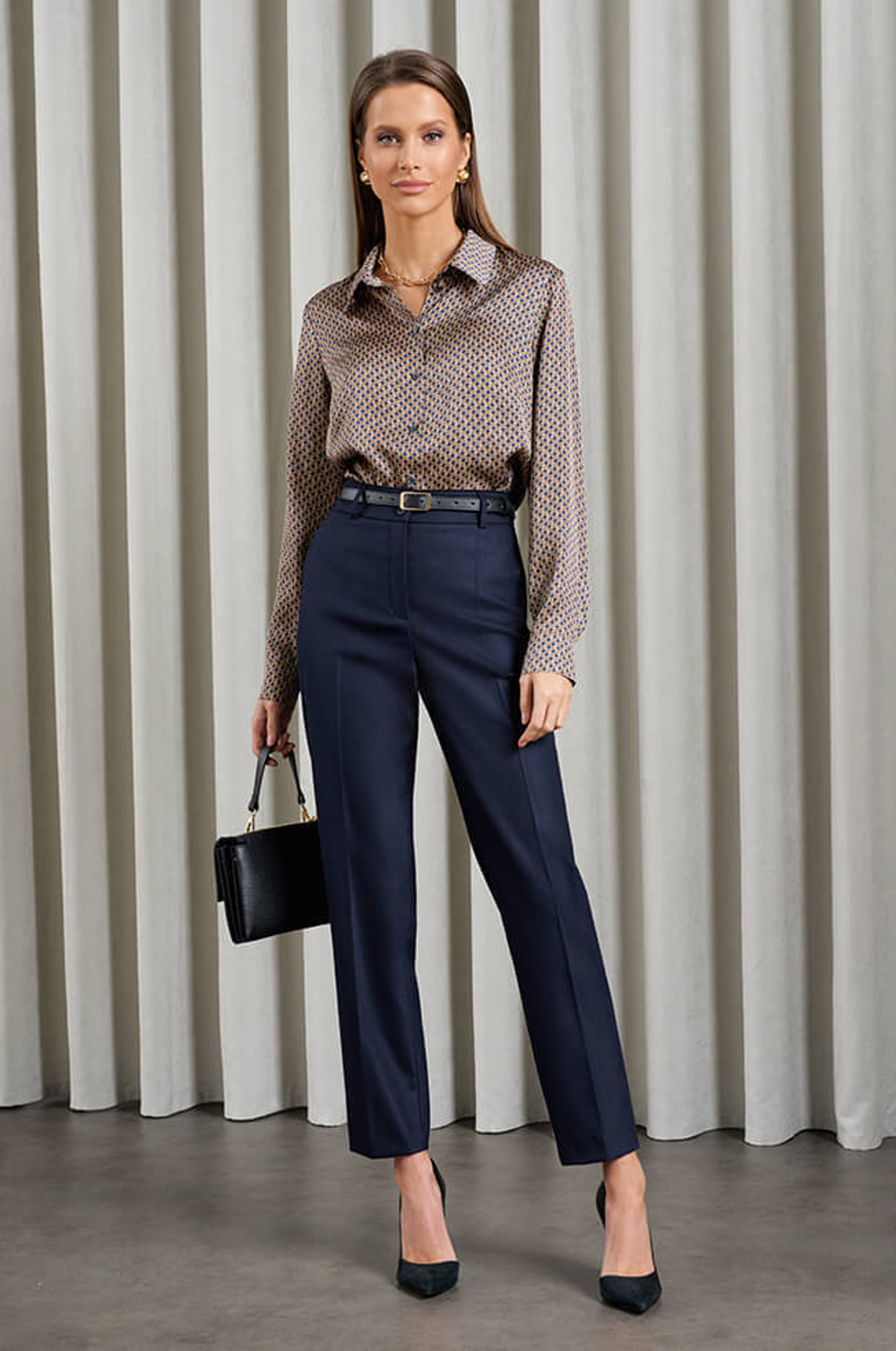 22881 Блузка женская (бежево-синий принт)