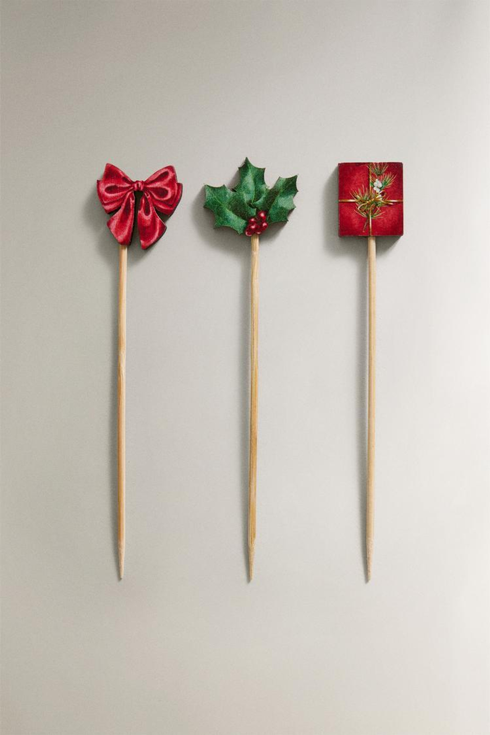 ZARA HOME РОЖДЕСТВЕНСКИЙ НАБОР ЗУБОЧИСТОК С КОНТРАСТНЫМ ДЕКОРОМ (УПАКОВКА ИЗ 24 ШТУК), КРАСНЫЙ