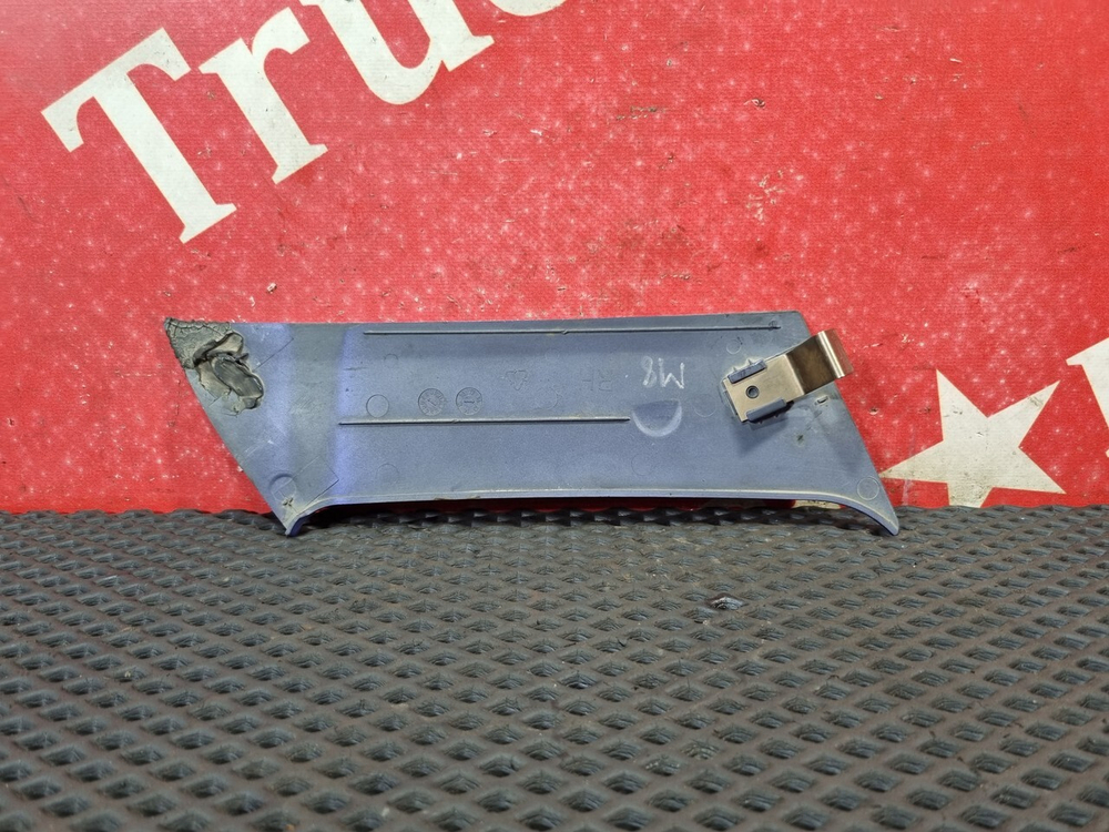 Накладка переднего бампера правая