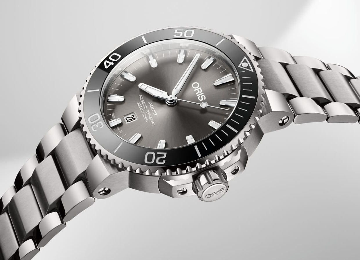 Oris Aquis Titanium Date