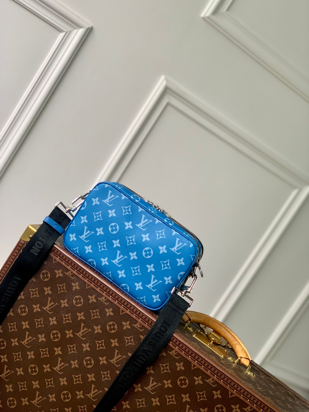 Louis Vuitton Alpha Messenger