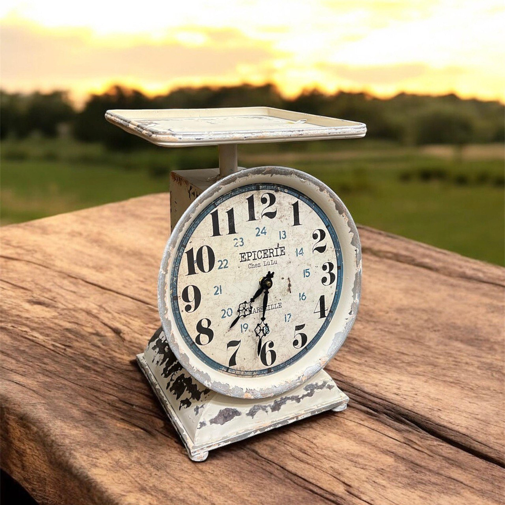 Часы в виде весов белые в винтажном стиле 39 см