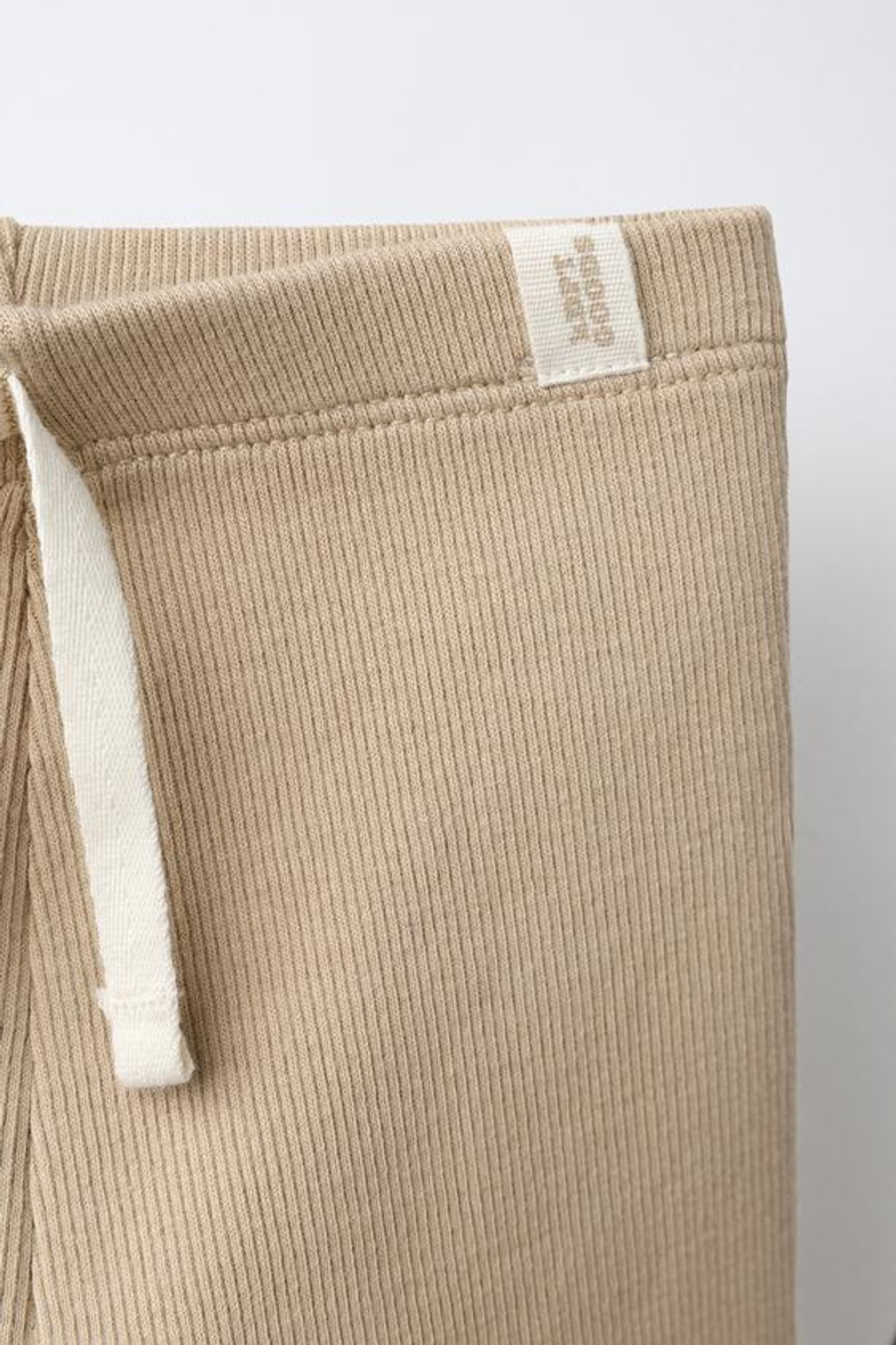 ZARA ЛЕГИНСЫ В РУБЧИК С НАШИВКОЙ, ПЕСОЧНЫЙ