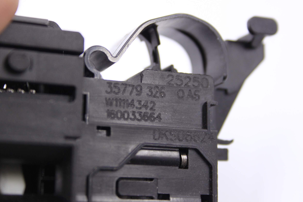 Устройство блокировки люка стиральной машины Whirlpool W11114342 160033664