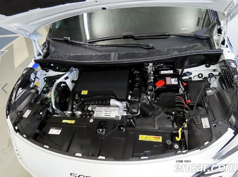 Peugeot 5008 2 Generation 1.2 Pure Tech 알뤼르 (05.2022)