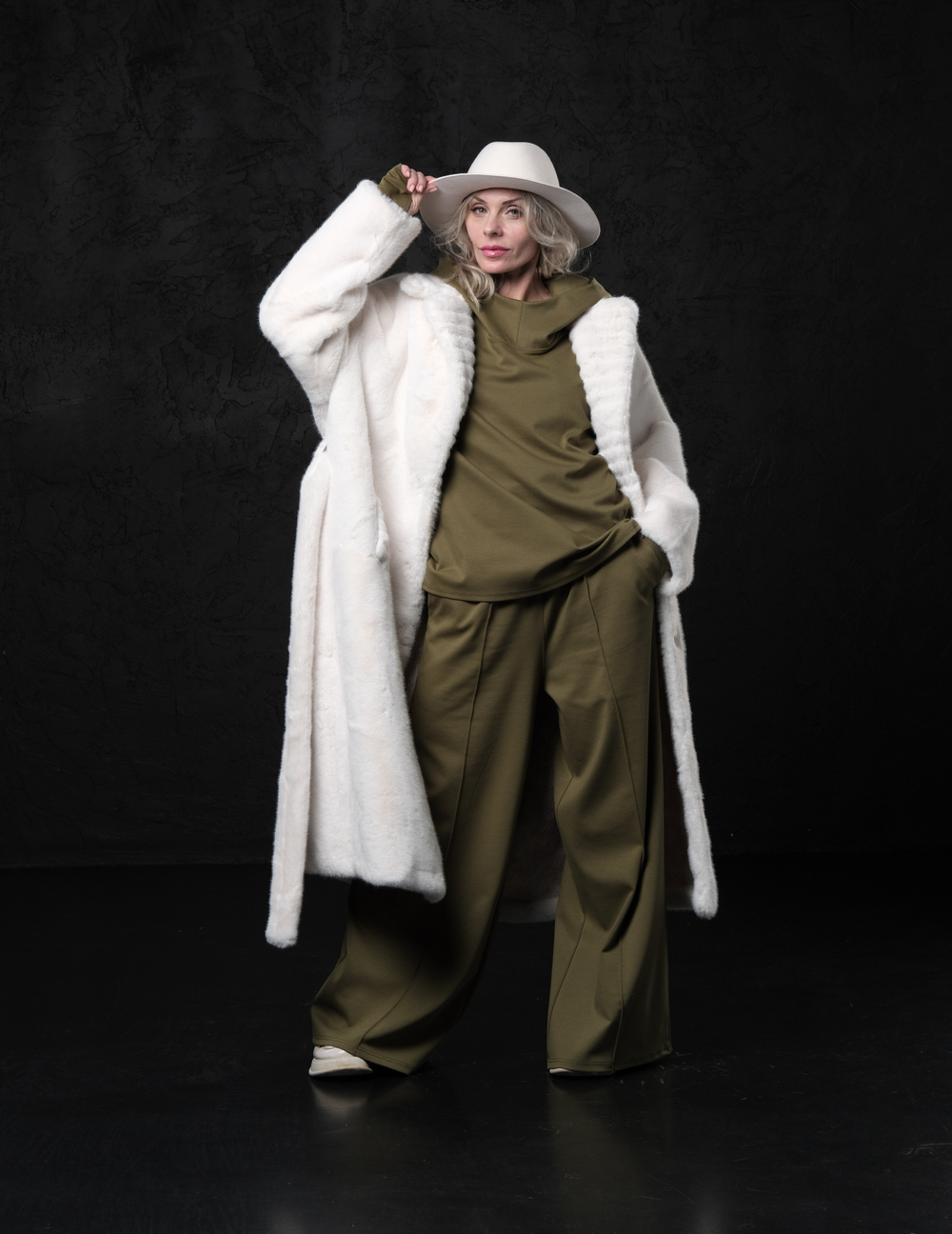 Шуба /белая /классика/ эко мех