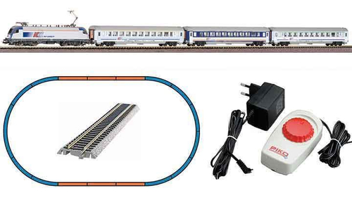 Стартовый набор "Электровоз Taurus и 3-мя вагонами PKP, рельсы на подложке