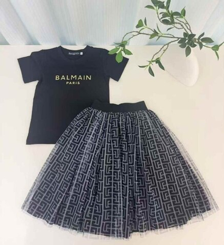 Юбка и футболка Balmain с рисунком бантика