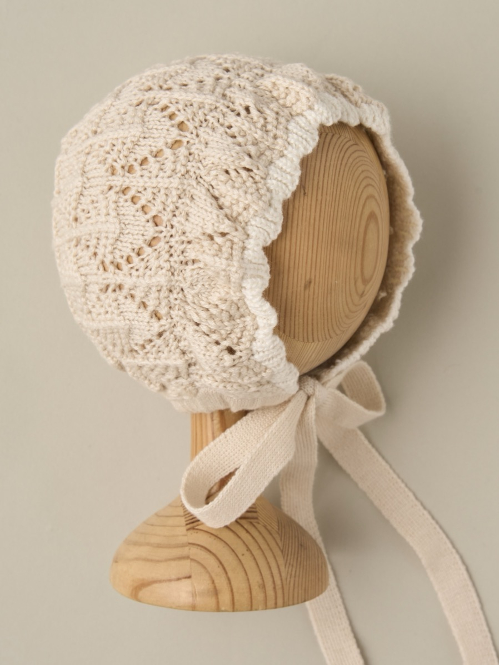 Комбинезон с воротником, носочки и чепчик, Светло-бежевый