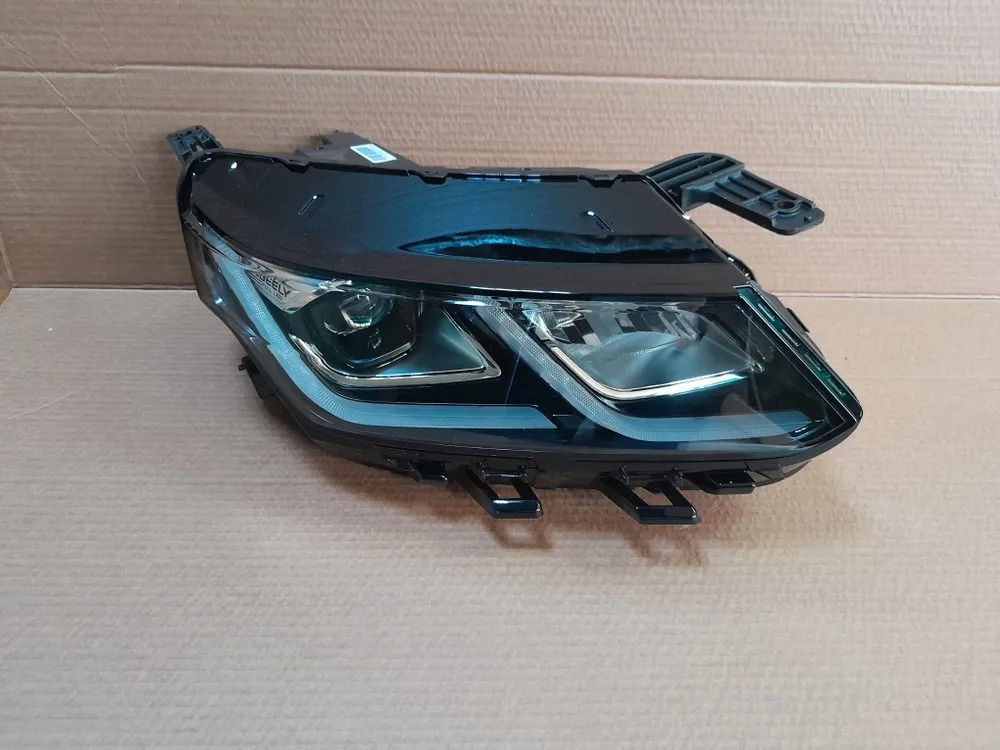 ФАРА Новая ПЕРЕДНЯЯ ПРАВАЯ Geely Coolray orig