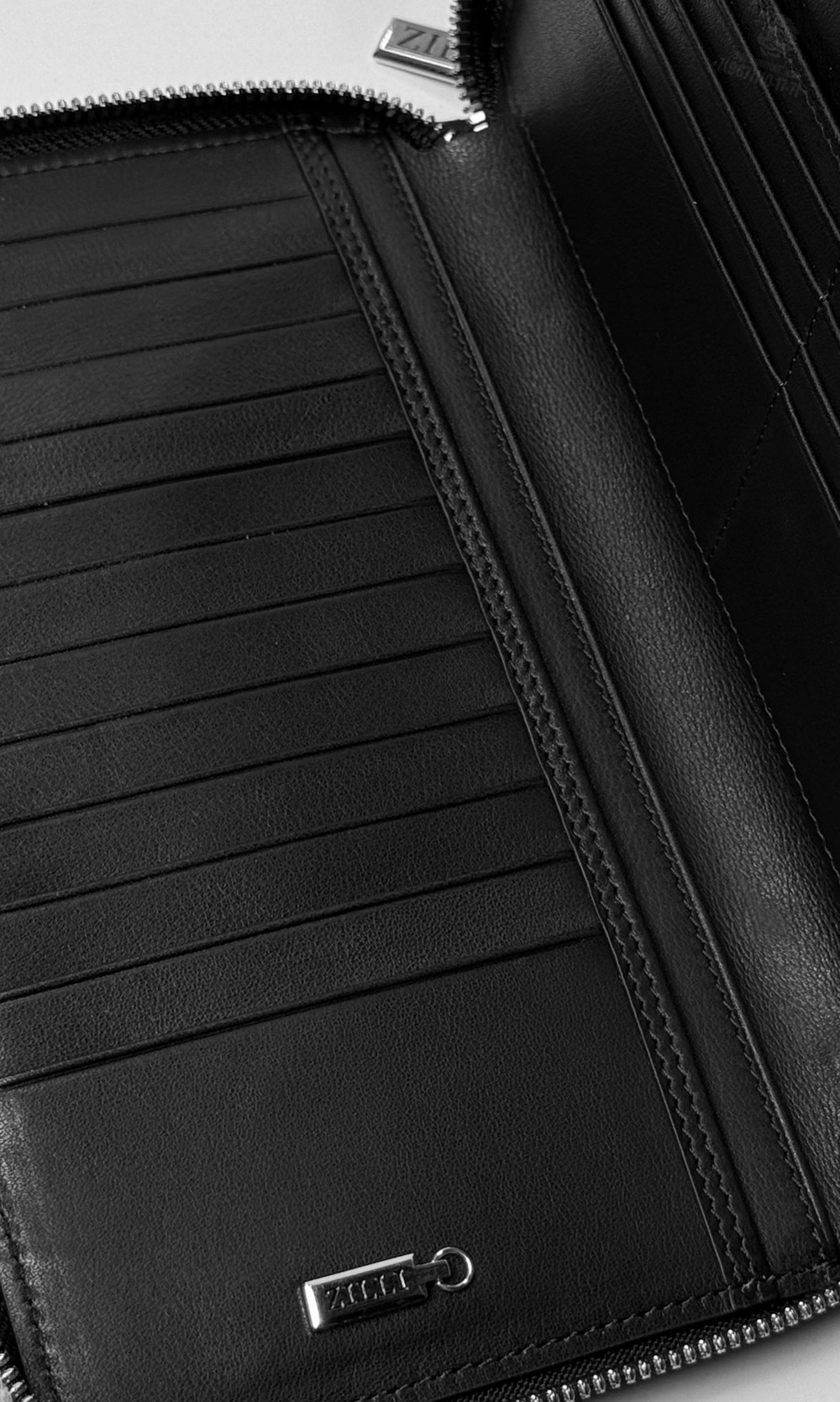 Портмоне из кожи крокодила Zilli