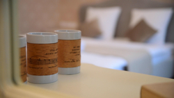 Кружка малая фарфоровая без ручки c берестой и с цитатами Толстого. Tolstoy forever.