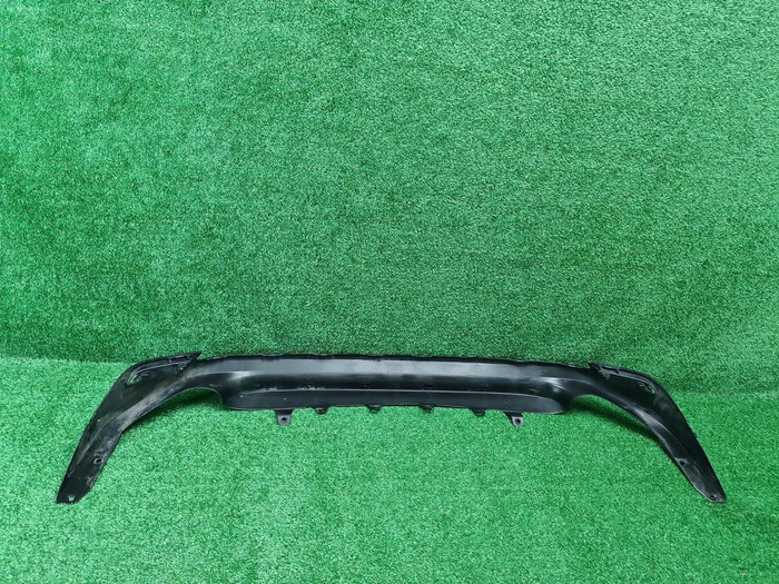 Юбка заднего бампера Toyota Camry xv70 (2017-н.в.)