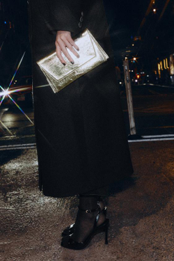 ZARA СУМКА С РЕЛЬЕФНЫМ УЗОРОМ И КЛАПАНОМ, ЗОЛОТИСТЫЙ