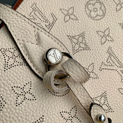 Louis Vuitton Blossom PM