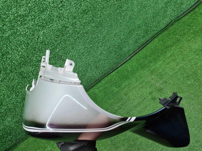 Накладка передняя правая BMW R18B (2021-н.в.)