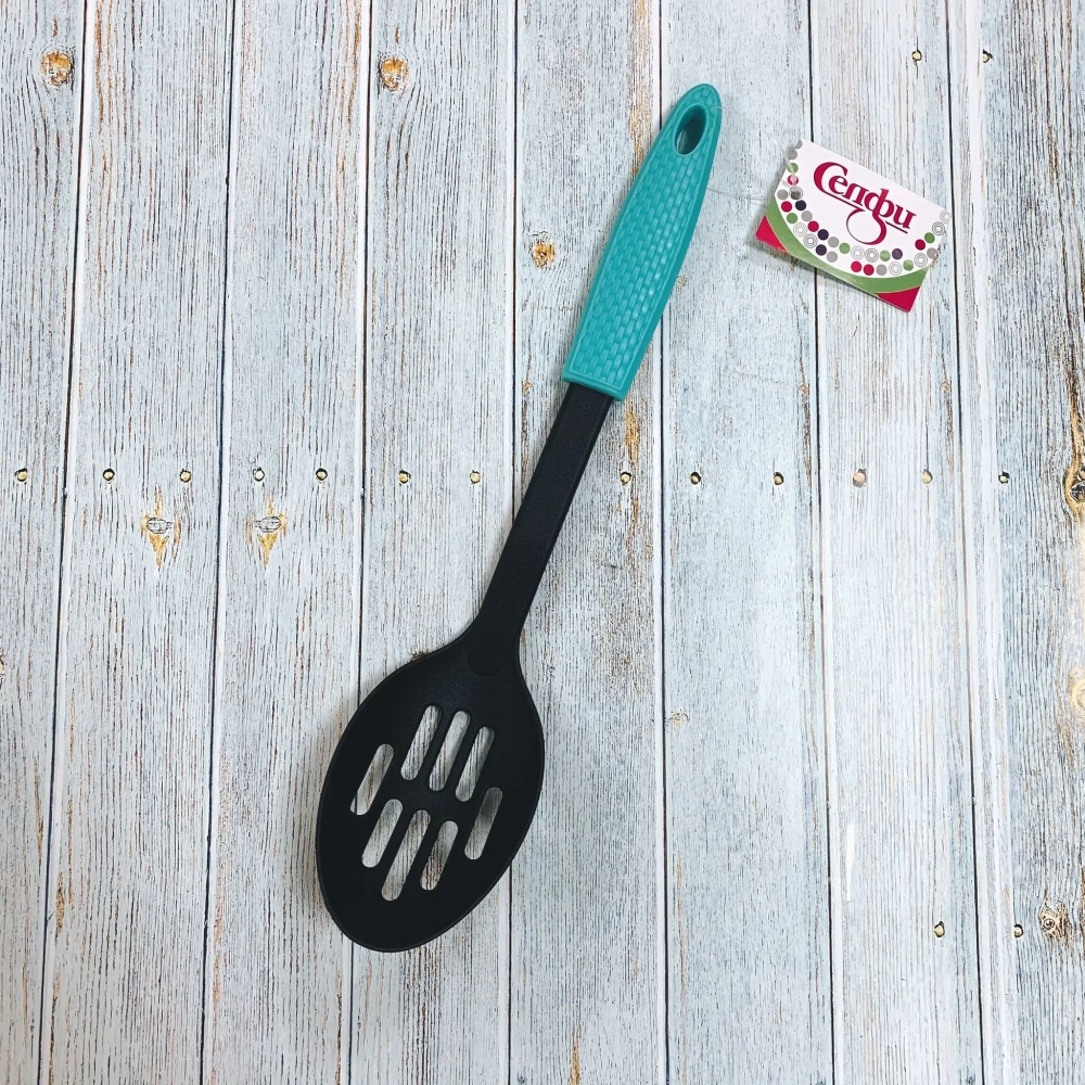 Ложка кухонная пластиковая с прорезями «Гурман»