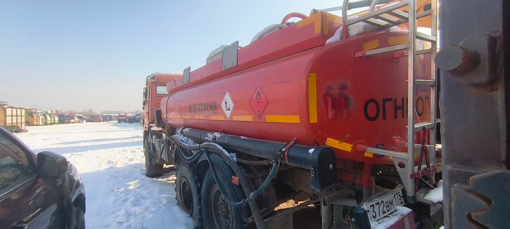 Завод ГРАЗ 5614* на шасси КамАЗ 43118 6x6 Автотопливозаправщик 56142-0000010-45 	(Дизельный, 11,8 л,