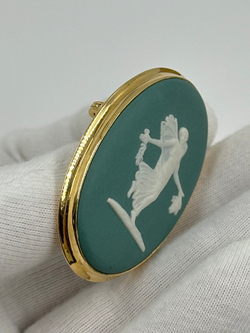 Брошь Wedgwood зелёная