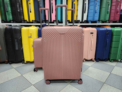 Чемодан Большой (L) полипропилен "Mironpan" съёмные колёса