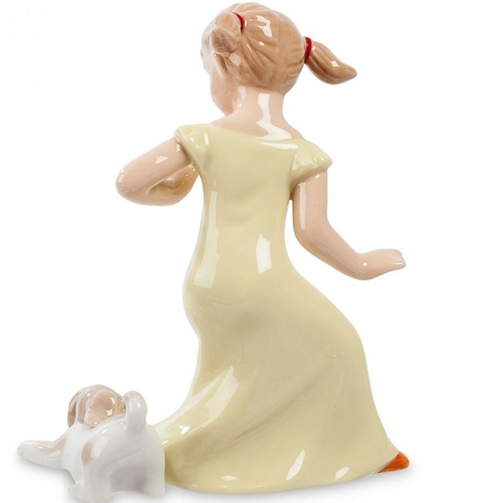 Девочка с собачкой