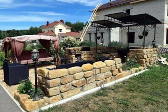 Stone for masonry walls and fences