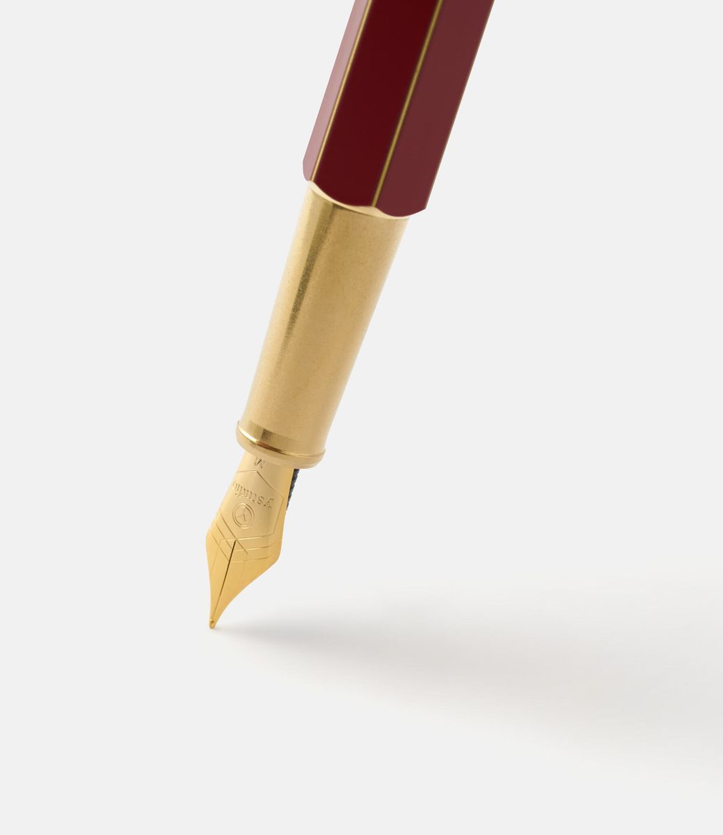 Ystudio Classic Revolve Fountain Pen Red — перьевая ручка из латуни