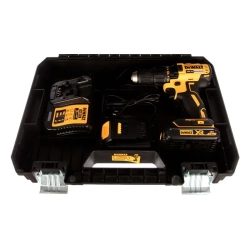 DeWalt DCD777S2T дрель-шуруповер (2 x 1.5 Ач, ЗУ)