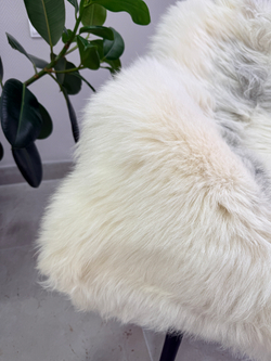 Шкура коврик меховой прикроватный овчина, 120х65 см.