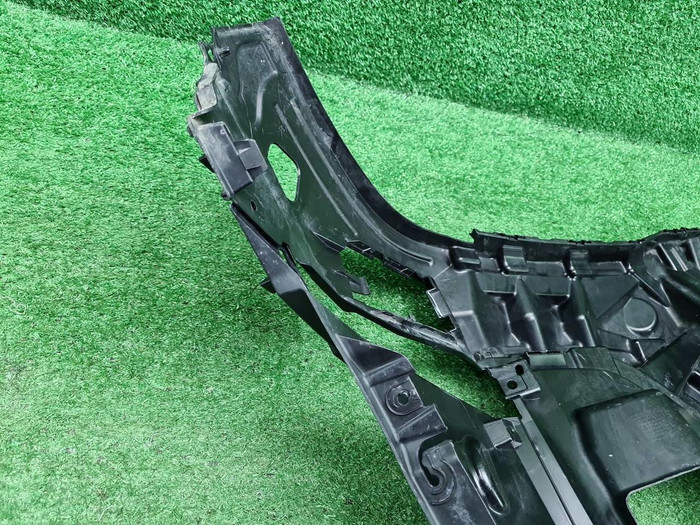 Кронштейн переднего бампера BMW X7 G07 (2019-2022)