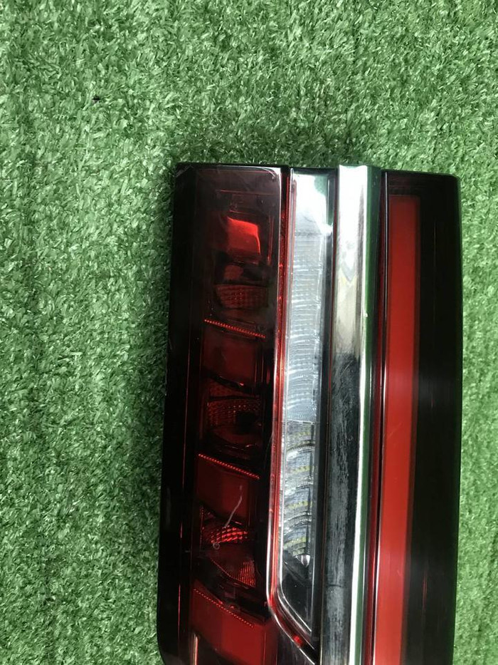 Фонарь крышки багажника Geely Monjaro (2021-н.в.)