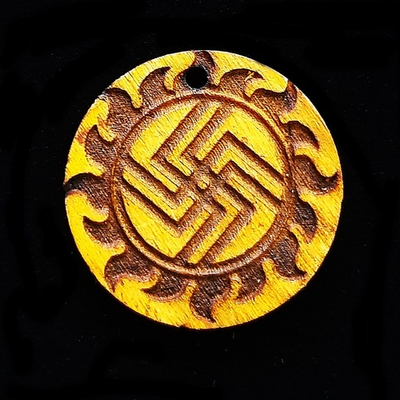 Славянский деревянный оберег "Небесный вепрь". Материал береза. Цвет Лиственница. Длина шнура 50 см. Диаметр 3 см