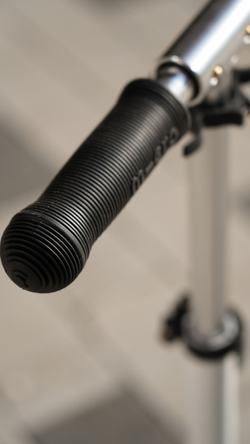 Самокат Micro Sprite Glow (светится в темноте) LED, белый