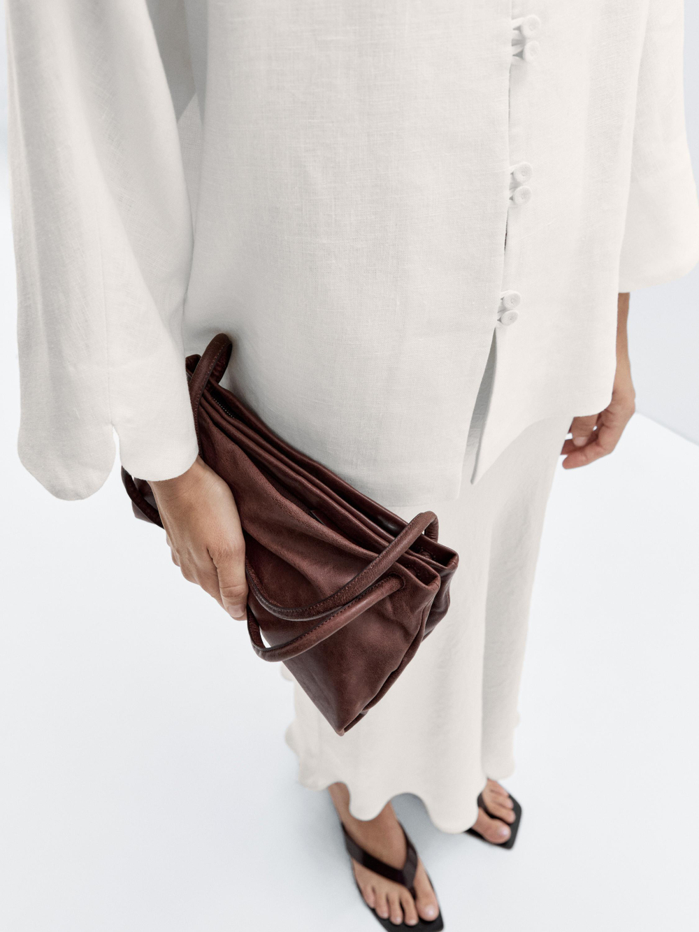 Massimo Dutti Маленькая сумка из кожи наппа с отделениями, цвет кожи