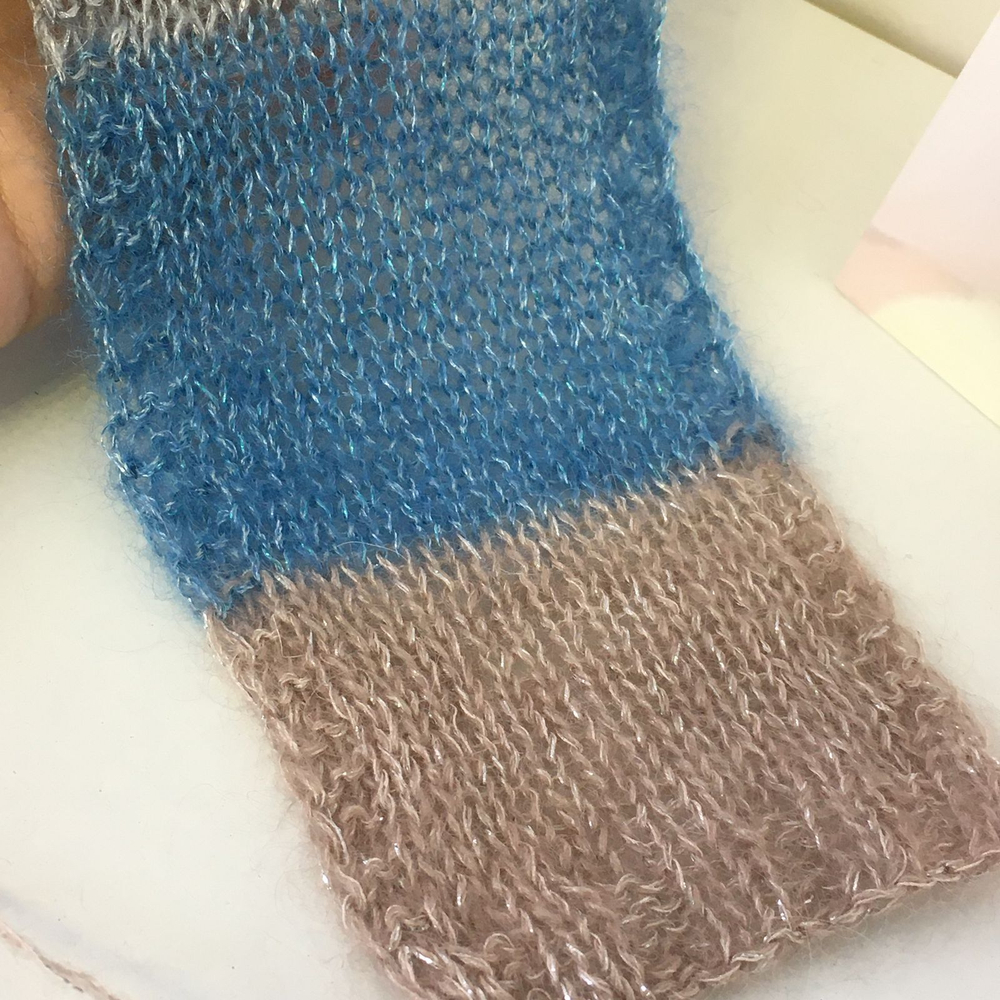 Luxury by Ri.Go; 75% кидмохер, 25% шелк; 800м/100гр; col. blue stone. Есть бобинка: 98 гр