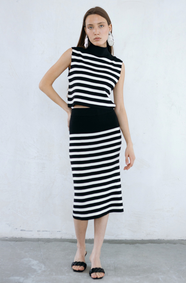 Юбка в горизонтальную полоску