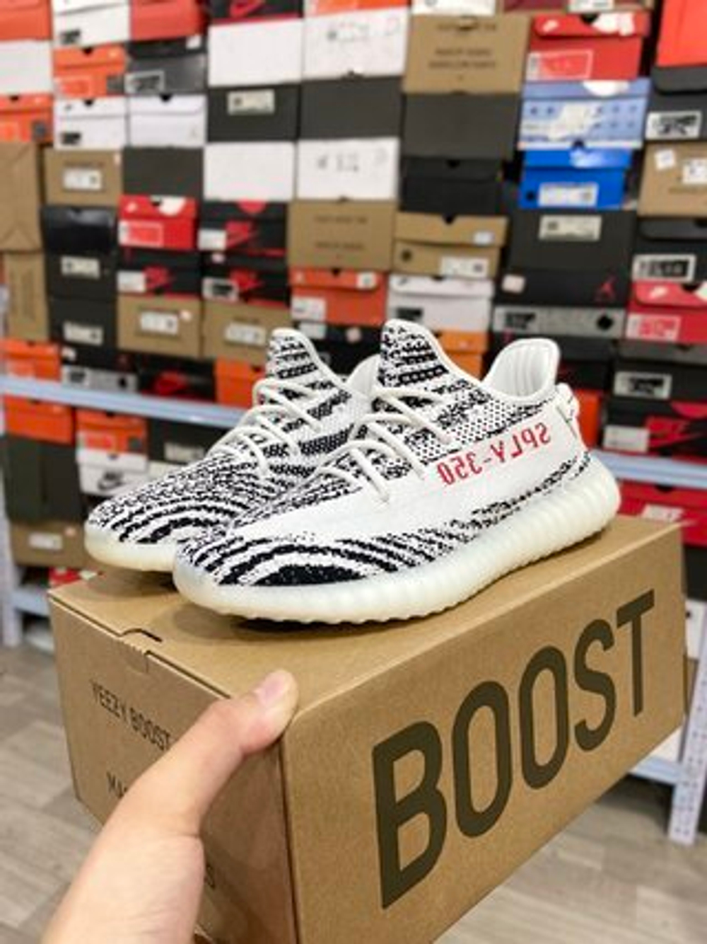 Купить  adidas Yeezy Boost 350 V2 "Zebra"