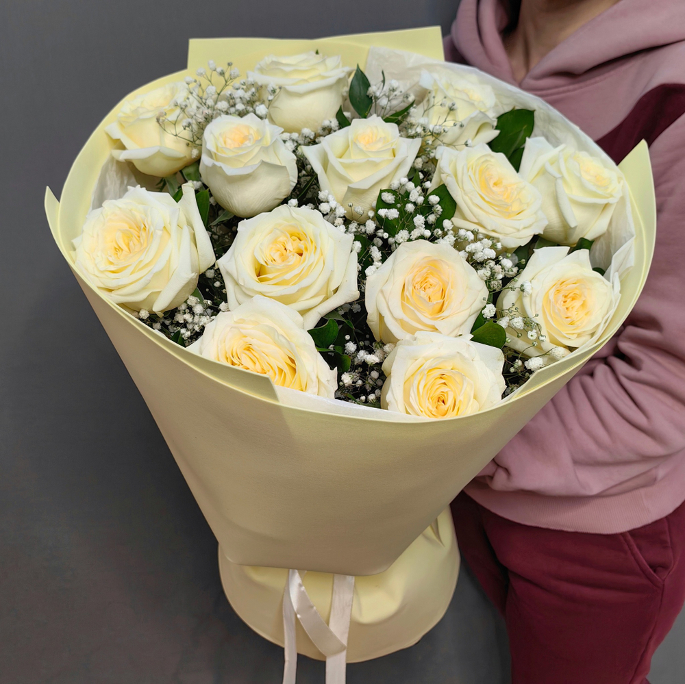 Букет из 13 пионовидных одиночных роз сорта "CANDLELIGHT"