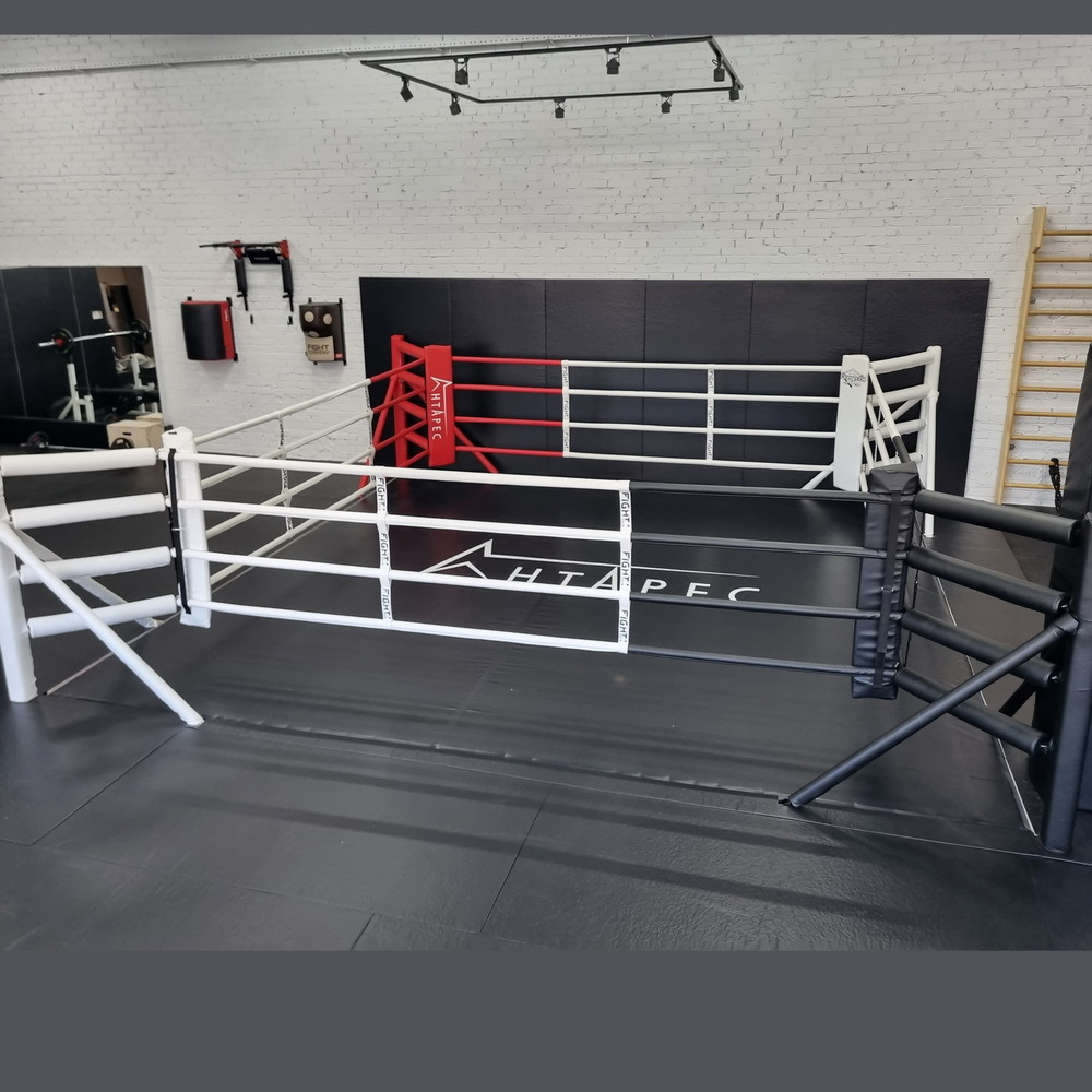 Боксерский ринг напольный на "упорах"