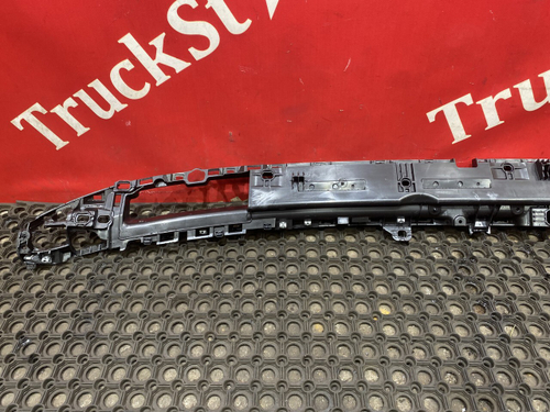 Панель торпедо передняя