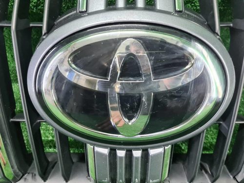 Решетка радиатора Toyota Land Cruiser Prado 150 (2017-н.в.)