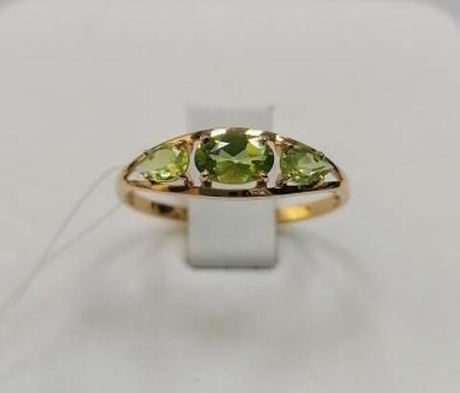 Кольцо из золота с хризолитом