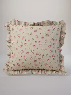 Декоративная наволочка с рюшами, оборками "Розовые бутоны на бежевом" 70х70 см, 1 шт, без молнии