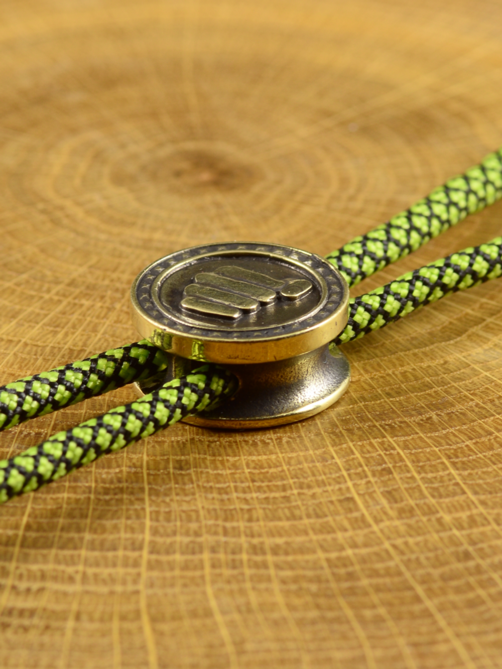 Бусина-вставка «Кулак» из латуни