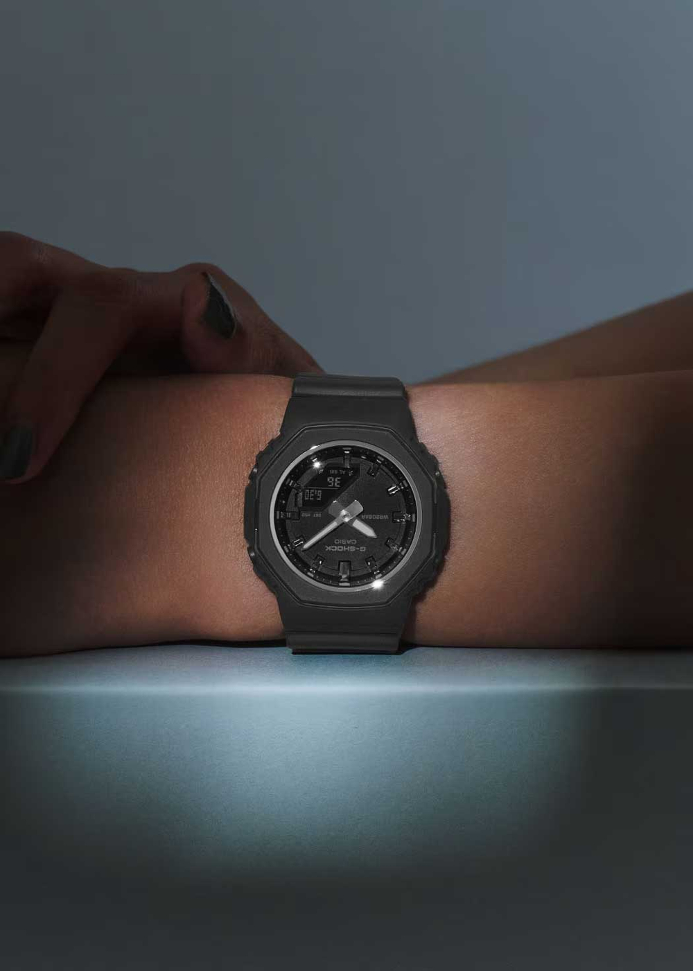 Женские наручные часы Casio G-Shock GMA-P2110-1A