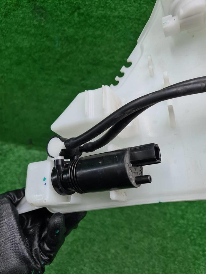 Бачок омывателя Land-Rover Discovery Sport (19-нв)